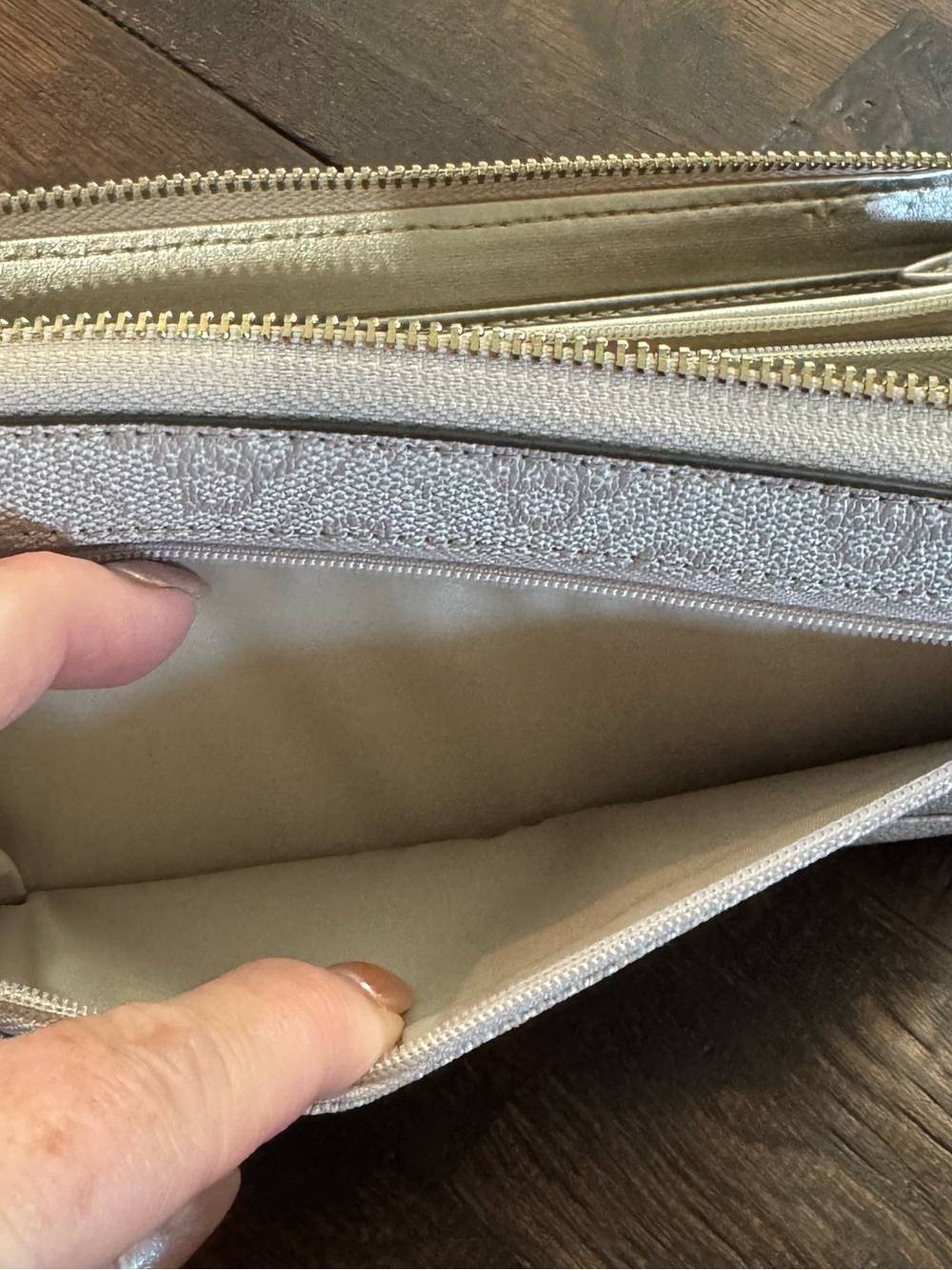 Guess Beige Monogram Zip-Around Wristlet Wallet with Gold Logo - Picture 11 of 16